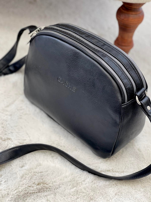 Дамска чанта в черно