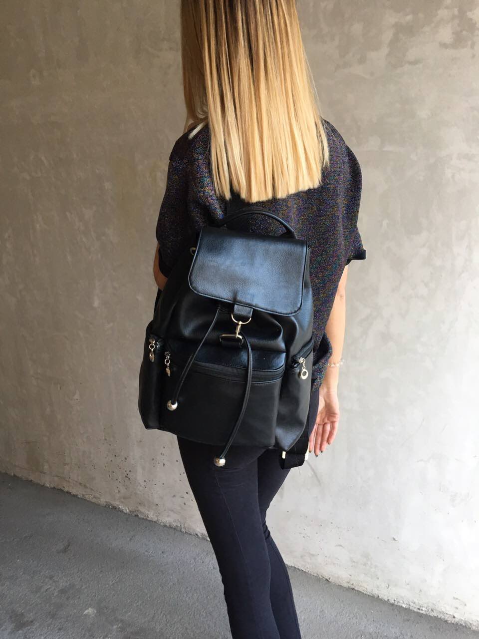 Раница в черно