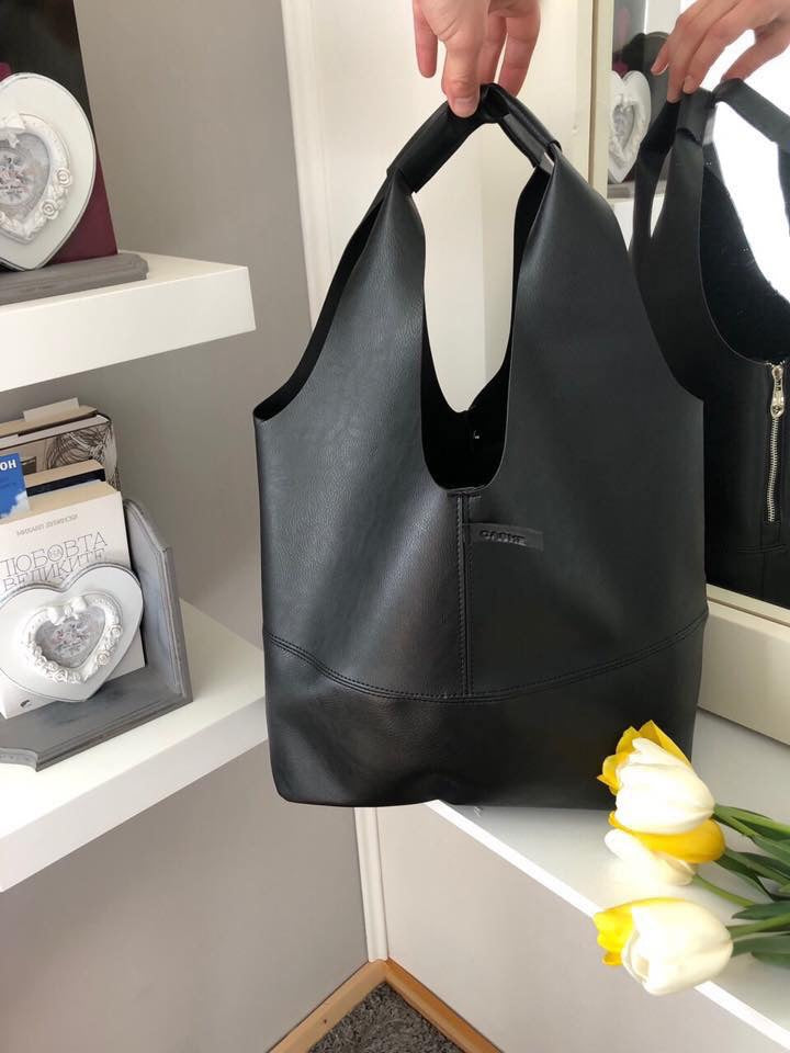 Дамска чанта в черно