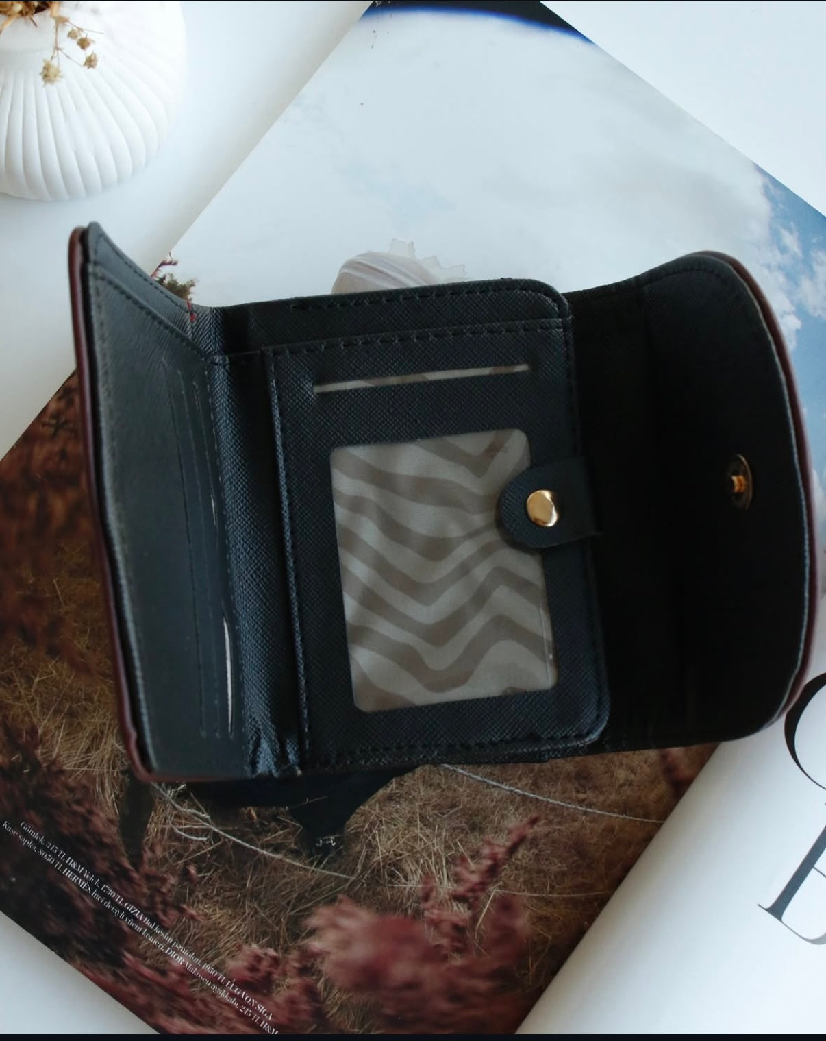 Дамски портфейл