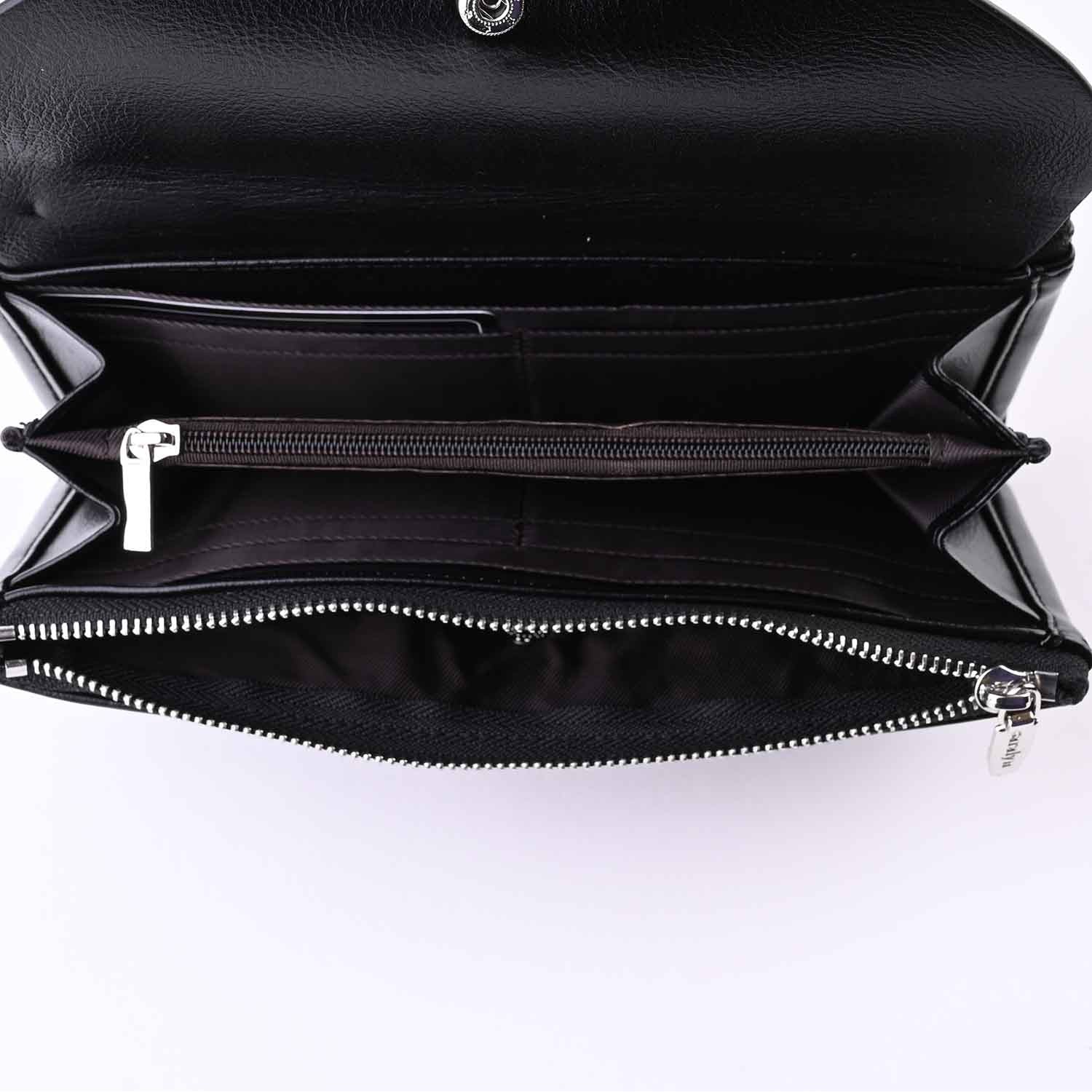 Дамски портфейл в черно