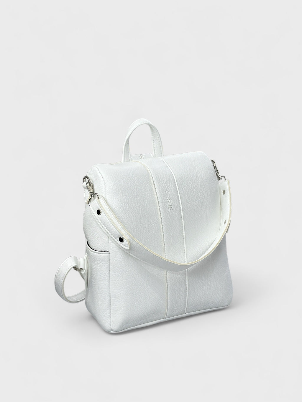 ZOE white -дамска раница в бяло