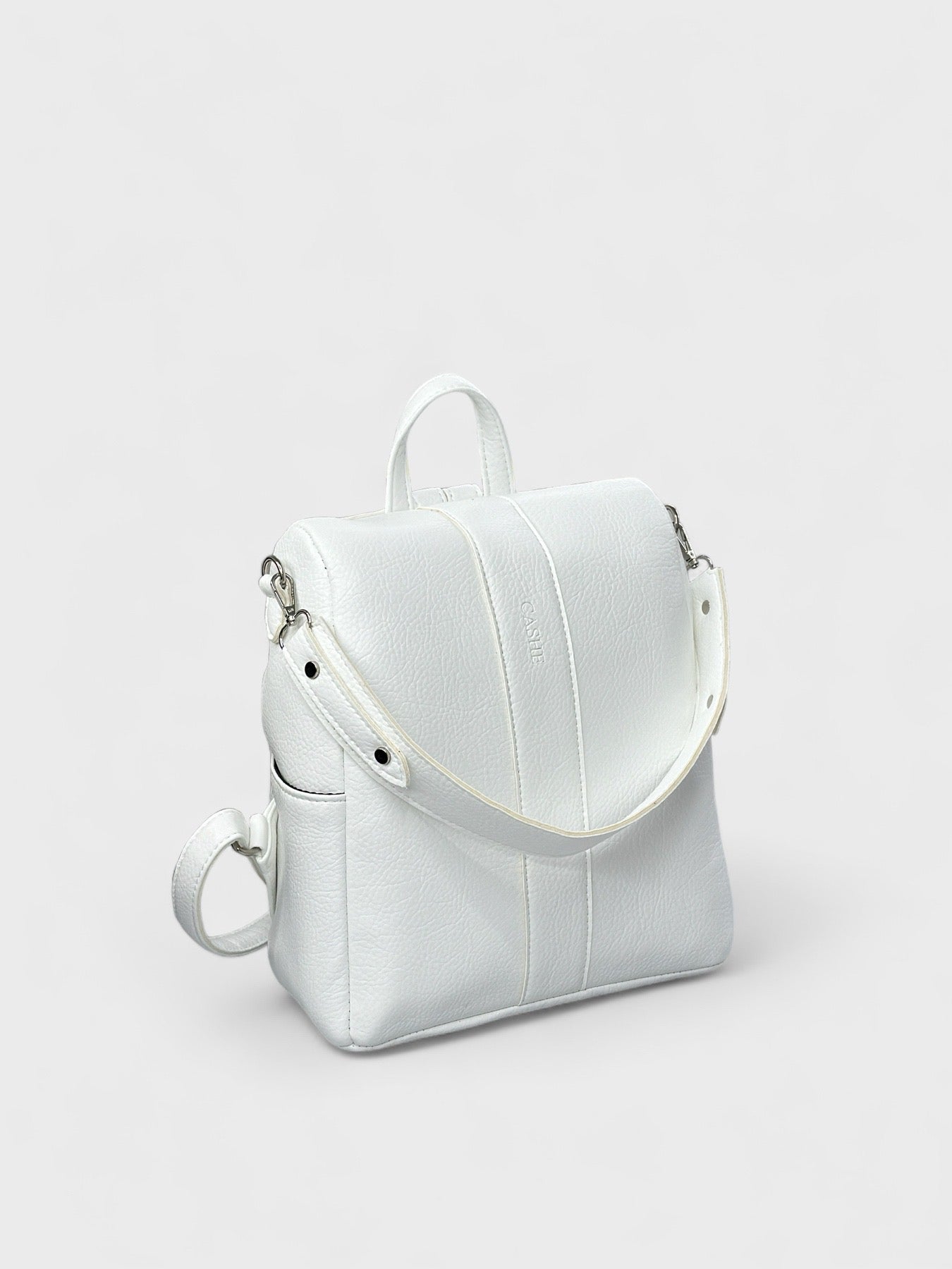 ZOE white -дамска раница в бяло