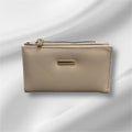 Дамски портфейл в бежово
