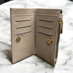 Дамски портфейл в бежово