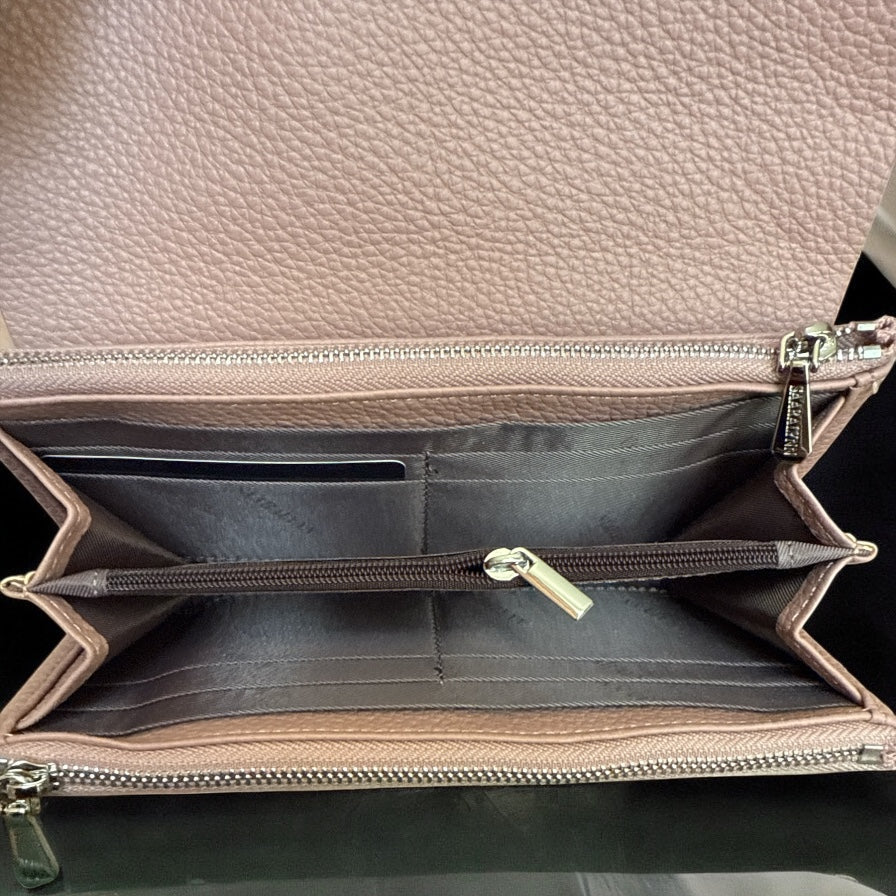 Дамски портфейл