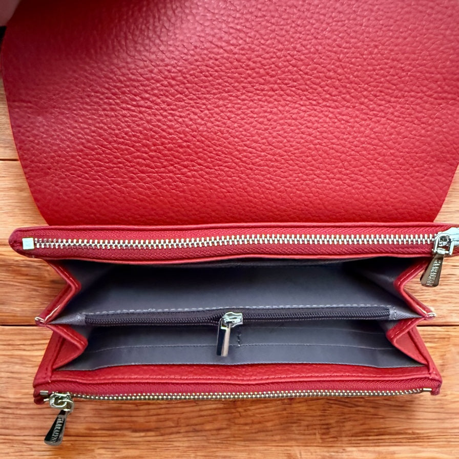 Дамски портфейл в червено