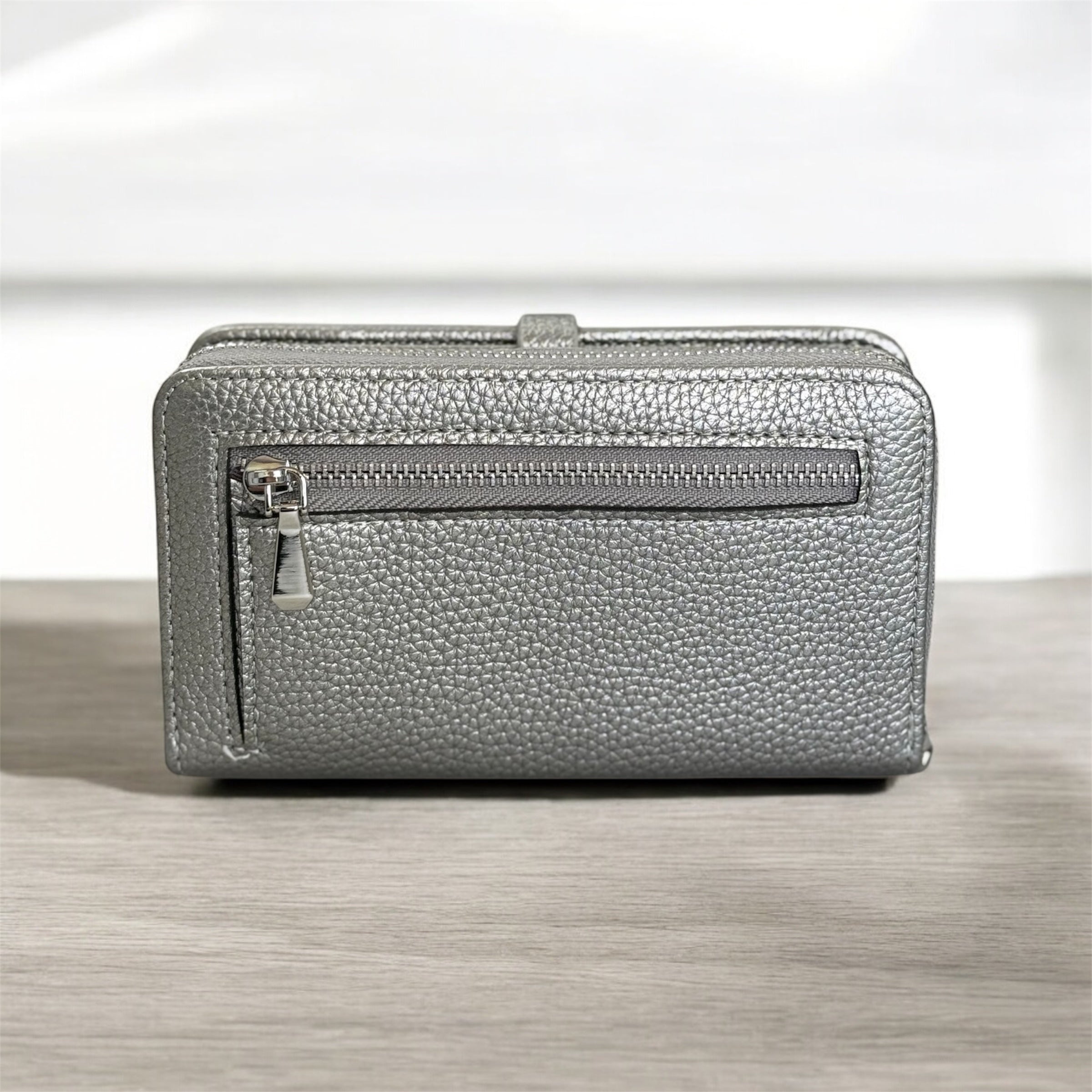 Дамско портмоне в сребро