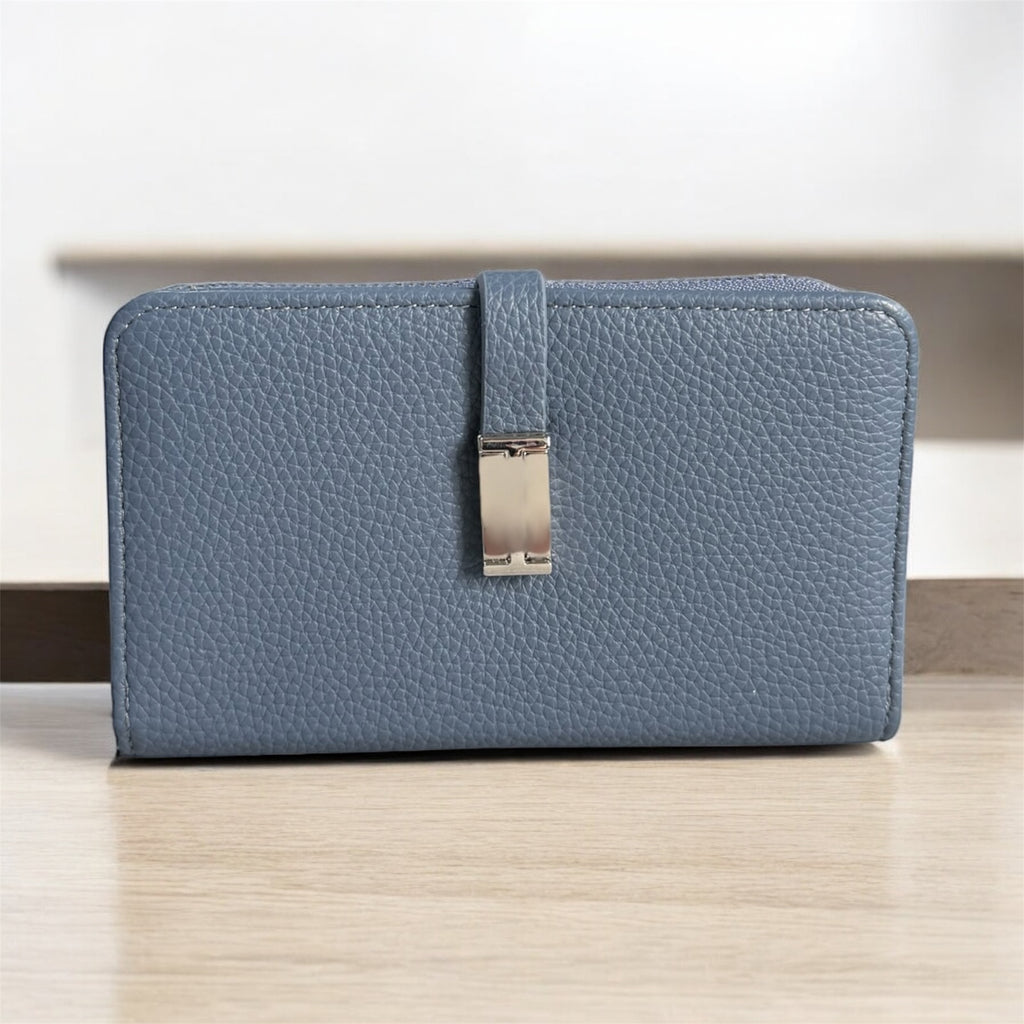 Дамско портмоне в син цвят
