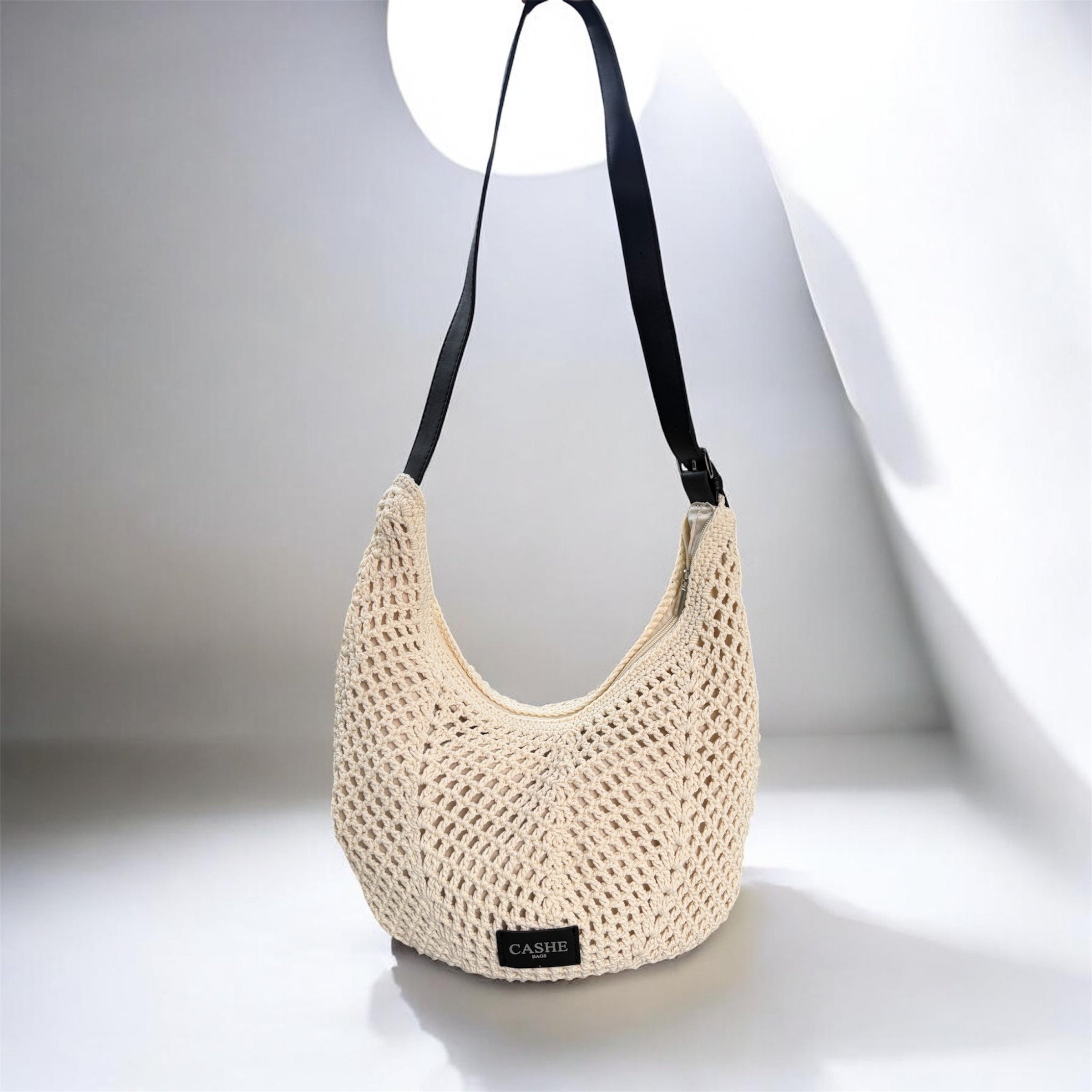Sahara beige плетена чанта в светло бежово