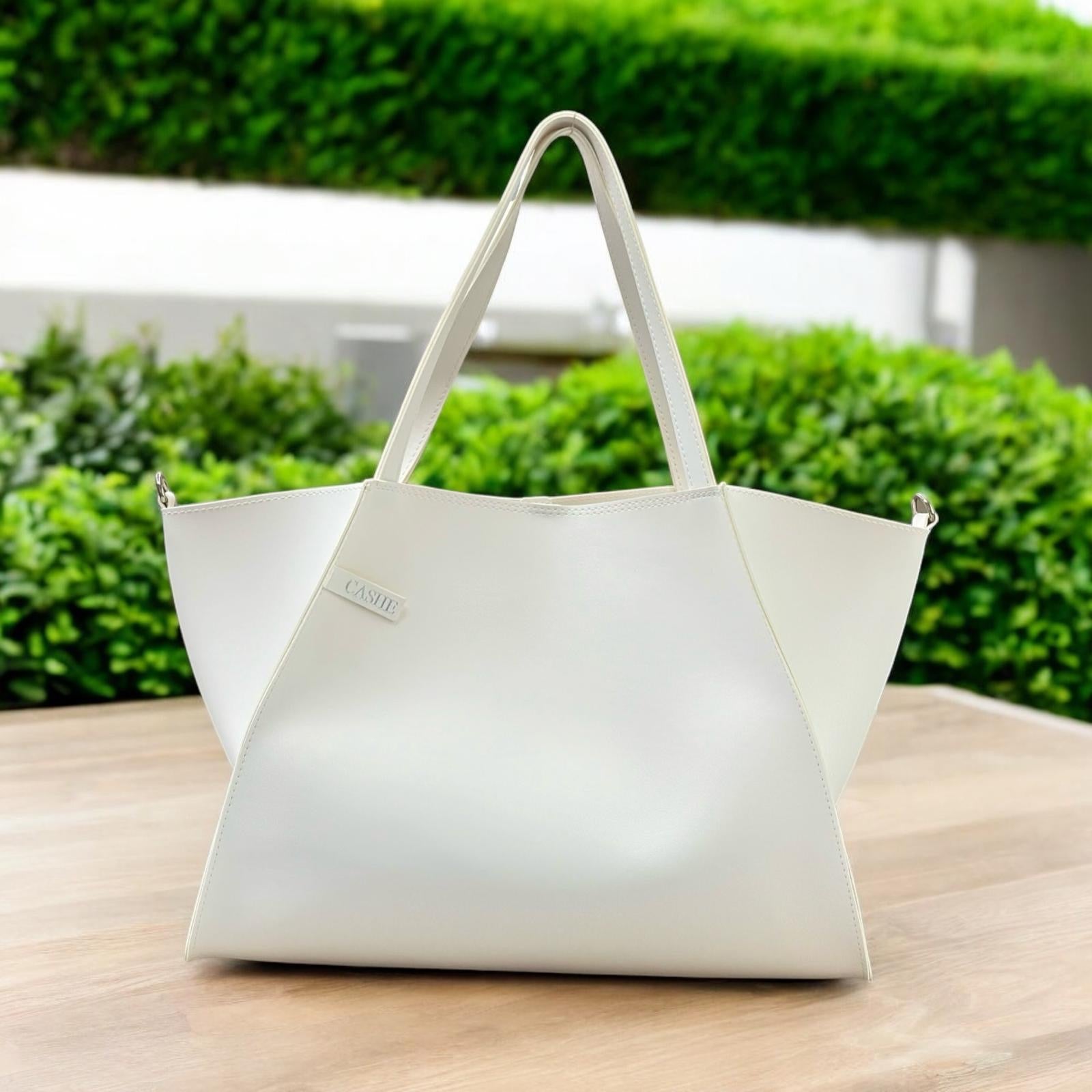 Carmen white-чанта в бяло